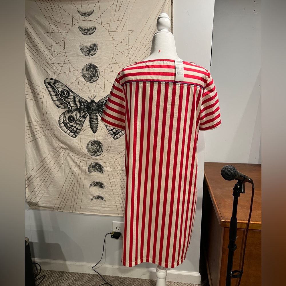 United Colors of Benetton striped dress. NWT - absolutely lovely ❤️🤍❤️🤍 - Picture 2 of 3